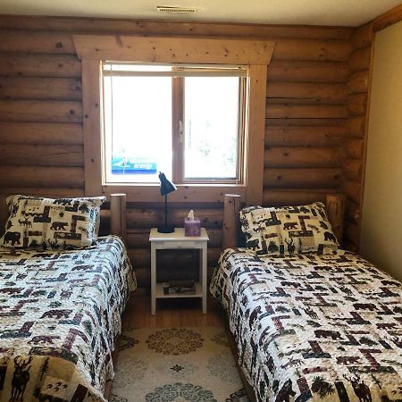 Folding Mountain B & B Форт Нелсън Екстериор снимка