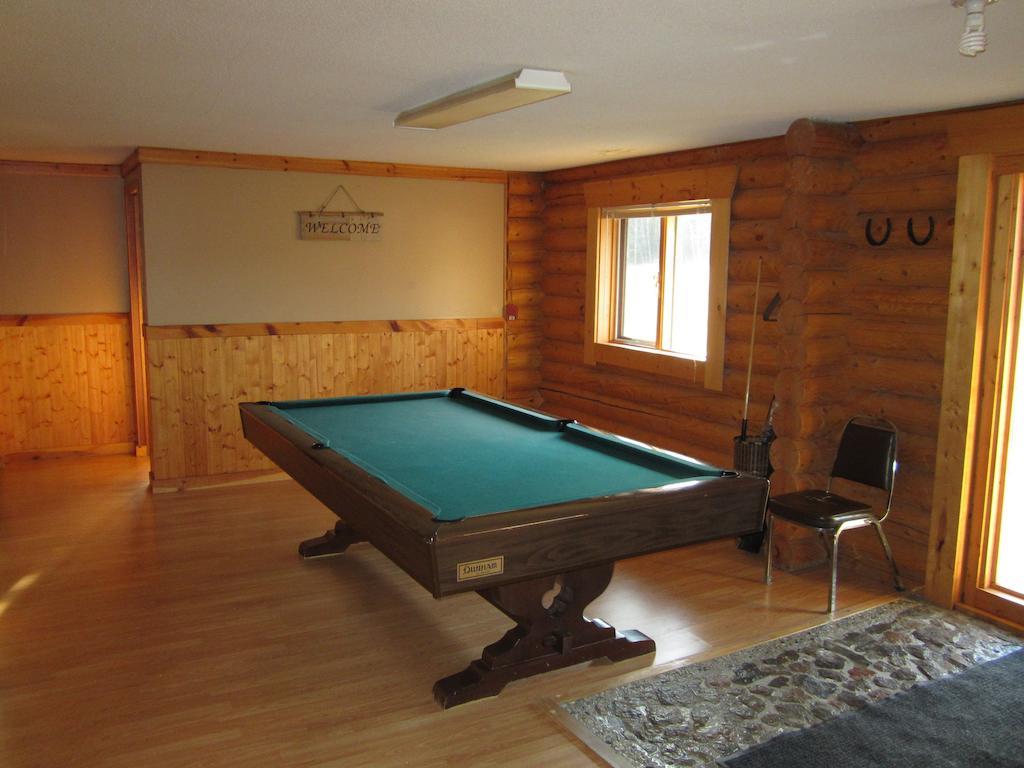 Folding Mountain B & B Форт Нелсън Екстериор снимка