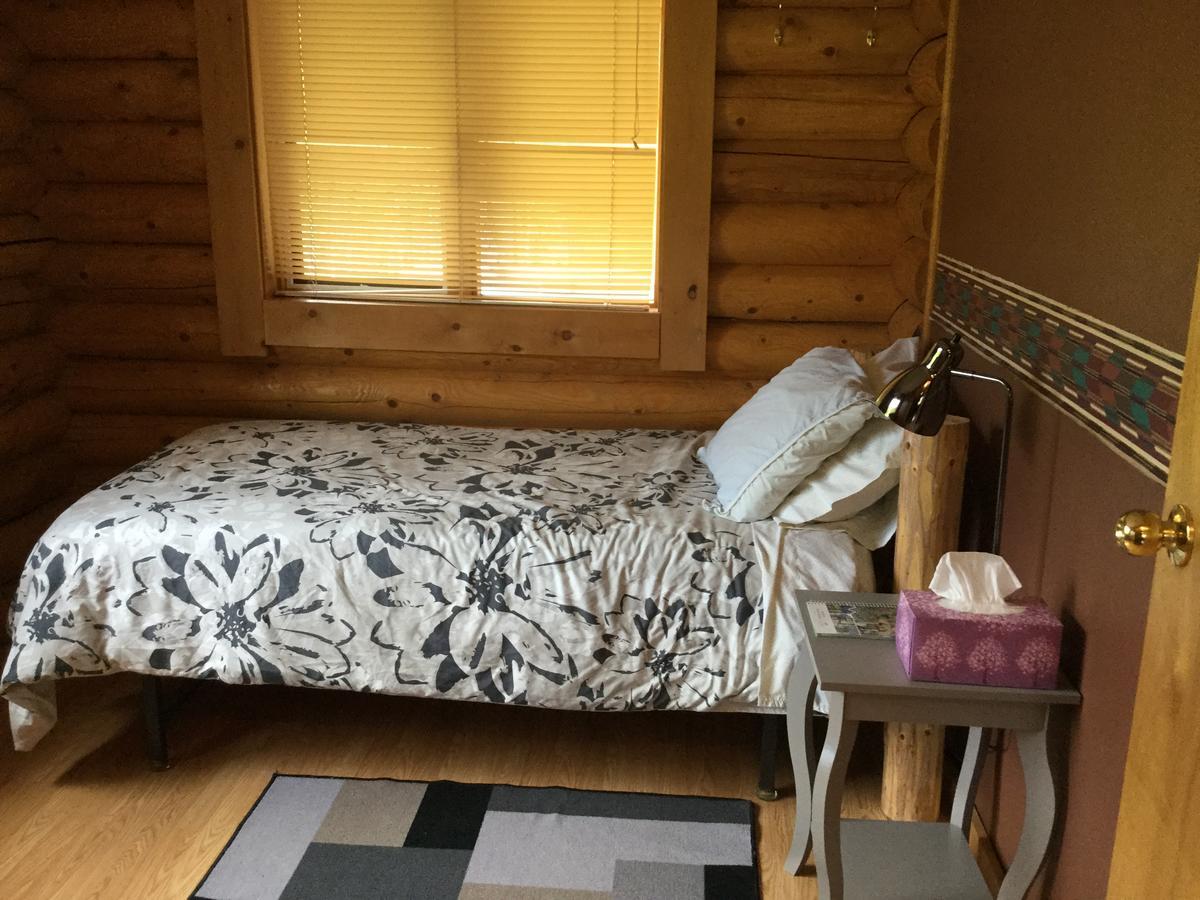 Folding Mountain B & B Форт Нелсън Екстериор снимка
