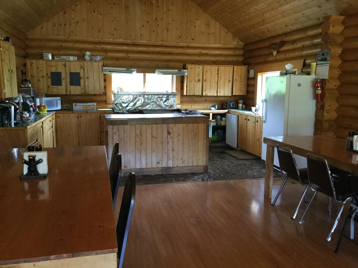 Folding Mountain B & B Форт Нелсън Екстериор снимка